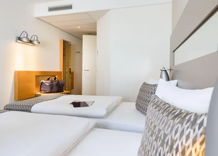 מלון Mercure Nord 4*