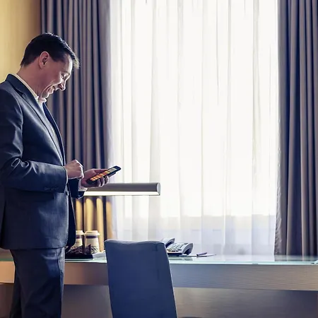 ميركور سيتي نور